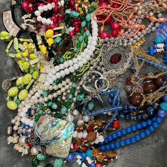 Necklace bundle - Picture 2 of 3